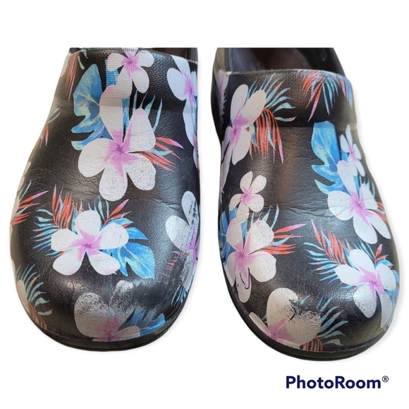 Crocs Dual Comfort Floral Clogs Women's 6 - Picture 3 of 8
